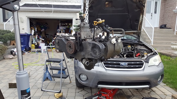 Engine lifting hoist crane